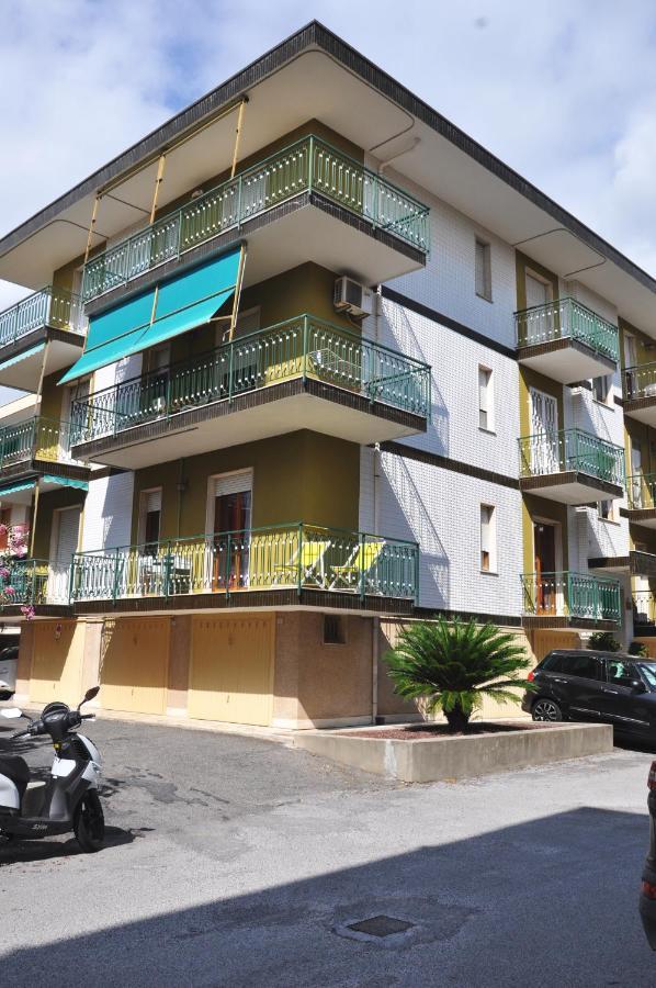 Viale Repubblica 329 1 Leilighet Pietra Ligure Eksteriør bilde